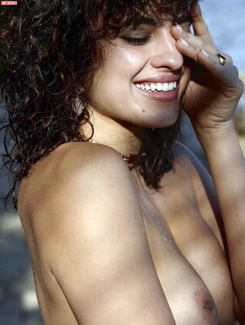Nina Marie Daniele seno nudo